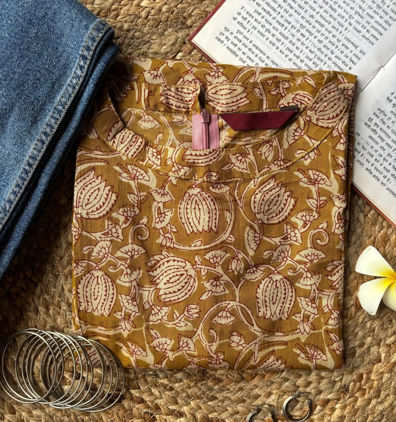 Shreya Halter Neck Short Kurti – Kalyanja